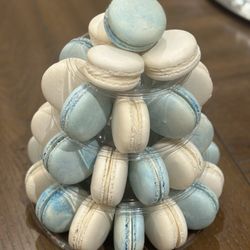 Aspasia Coffee and Bake Shop - Vanilla bean and blueberry macrons