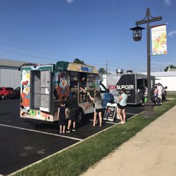 Brownsburg Farmers Market - Food trucks