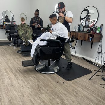 The Barbers Avenue - Lil Moe getting his whip done - Barbers Near Me - Novato , California