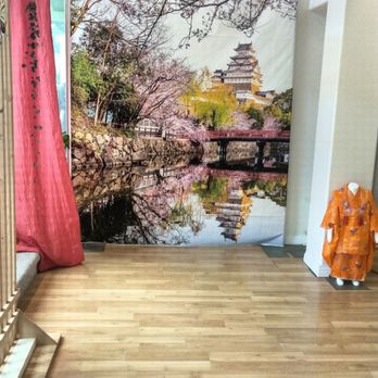 Queen Ka'ahumanu Center - 3/8/25 Mise Kimono store - Shopping Centers Near Me - Kahului, Hawaii