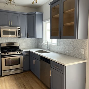 SurfaceTopia Stone Countertops & Tile - Remodeled kitchen - Countertop Installation Near Me - San Mateo, California