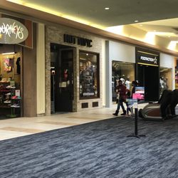Hot Topic