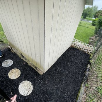 Goulden landscaping - Brand new mulch - Landscaping Near Me Goulden landscaping - Brand new mulch - Landscaping Near Me