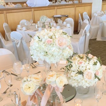Spinning Web Florist - Our amazing floral arrangements with garden roses, hydrangeas, roses with minimal greenery. - Florists Near Me - Honolulu, Hawaii Spinning Web Florist - Our amazing floral arrangements with garden roses, hydrangeas, roses with minimal greenery. - Florists Near Me - Honolulu, Hawaii