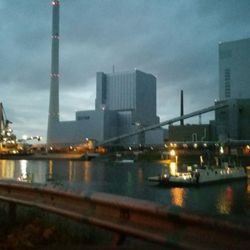 Rheinfähre und Grosskraftwerk Mannheim