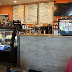 Cafecito Lindo - Menu and counter