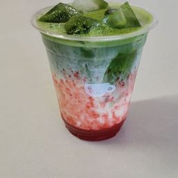 Strawberry matcha latte Strawberry matcha latte