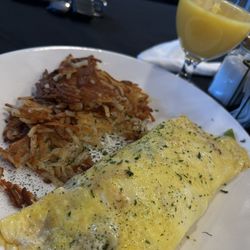 Waightstill's Restaurant and Tavern - Veggie omelet and hash browns