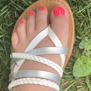 Nails Lounge - Nail Salons Near Me - Fairfax, Virginia