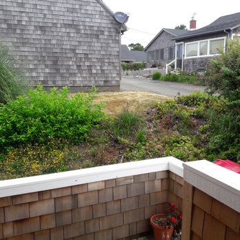 Beachcomber Vacation Homes - Front door stairs view - Vacation Rentals Near Me - Cannon Beach, Oregon