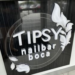 Tipsy SalonBar
