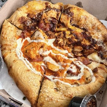 Mellow Mushroom - Buffalo Chicken & Funky Q Chicken - Pizza Near Me - St. Louis, Missouri Mellow Mushroom - Buffalo Chicken & Funky Q Chicken - Pizza Near Me - St. Louis, Missouri
