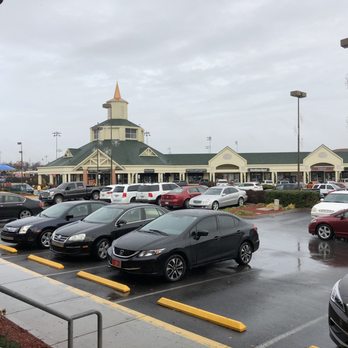 Tanger Outlets Sevierville - Outlet Stores Near Me - Sevierville, Tennessee
