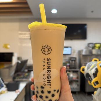 Sunright Tea Studio - Koreatown - Peach oolong milk tea - Bubble Tea Near Me - Los Angeles, California Sunright Tea Studio - Koreatown - Peach oolong milk tea - Bubble Tea Near Me - Los Angeles, California