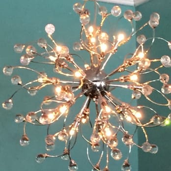 26 Beach Restaurant - Interesting Chandalier above one of the booths - New American Near Me - Venice, California