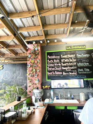 Degree 18 Juice Bar by null