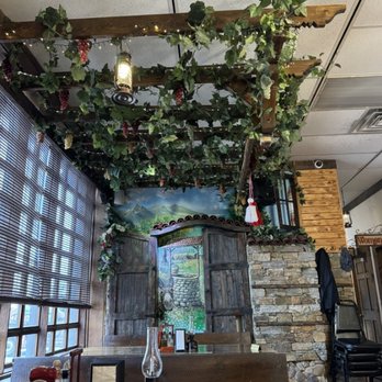 Restaurant Mehanata - Modern European Near Me - Des Plaines, Illinois