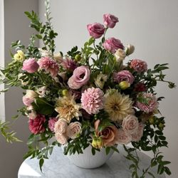 Tanya Floral - Dahlia season