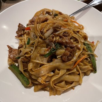 Spicy Banda - Stir Flat Noodle with Beef - Szechuan Near Me - Kemah, Texas Spicy Banda - Stir Flat Noodle with Beef - Szechuan Near Me - Kemah, Texas