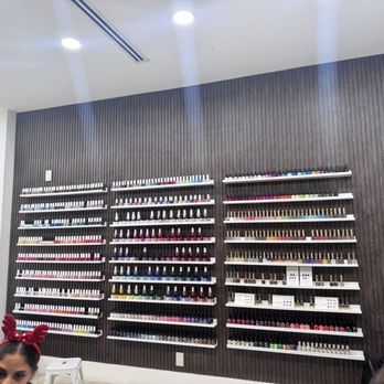 Paint Box - Nail Technicians Near Me - Miami, Florida