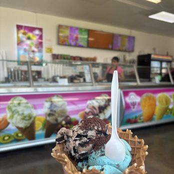 La MichoAuténtica - Chocolate Cookies and Cream & Cookie Monster - Desserts Near Me - Houston, Texas La MichoAuténtica - Chocolate Cookies and Cream & Cookie Monster - Desserts Near Me - Houston, Texas