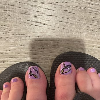 Coatroom - Pedi - Waxing Near Me - Arlington, Virginia