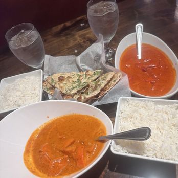 India Oven - Elk Grove - butter chicken and tikka masala with garlic naan - Indian Near Me - Elk Grove, California
