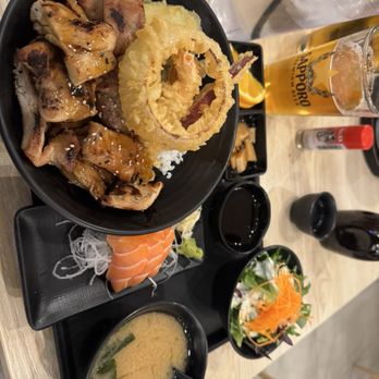 Tanoshi Japanese Bistro - Combo with Chicken Teriyaki, tempura and sashimi - Sushi Bars Near Me - Walnut Creek, California