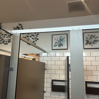 Chick-fil-A - Wall decorations - Fast Food Near Me - Oviedo, Florida