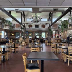 Golden Pride - Dining room