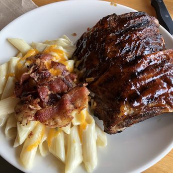 Applebee's Grill + Bar - Half rack of baby back ribs and 5 cheese Mac and cheese with bacon - Sports Bars Near Me - Easton, Maryland