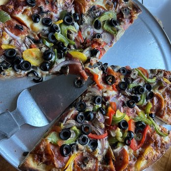 Hideaways Pizza Pub - Supreme pizza - Pizza Near Me - Princeville, Hawaii Hideaways Pizza Pub - Supreme pizza - Pizza Near Me - Princeville, Hawaii