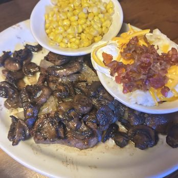 Texas Roadhouse - Barbeque Near Me - Rialto, California