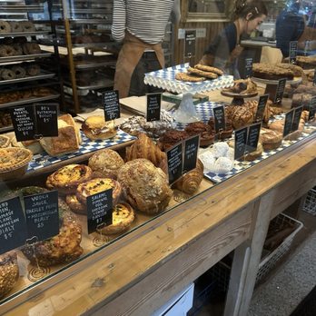 Mindy's Bakery - Desserts Near Me - Chicago, Illinois