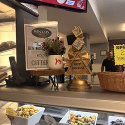 Rocco's Market & Deli