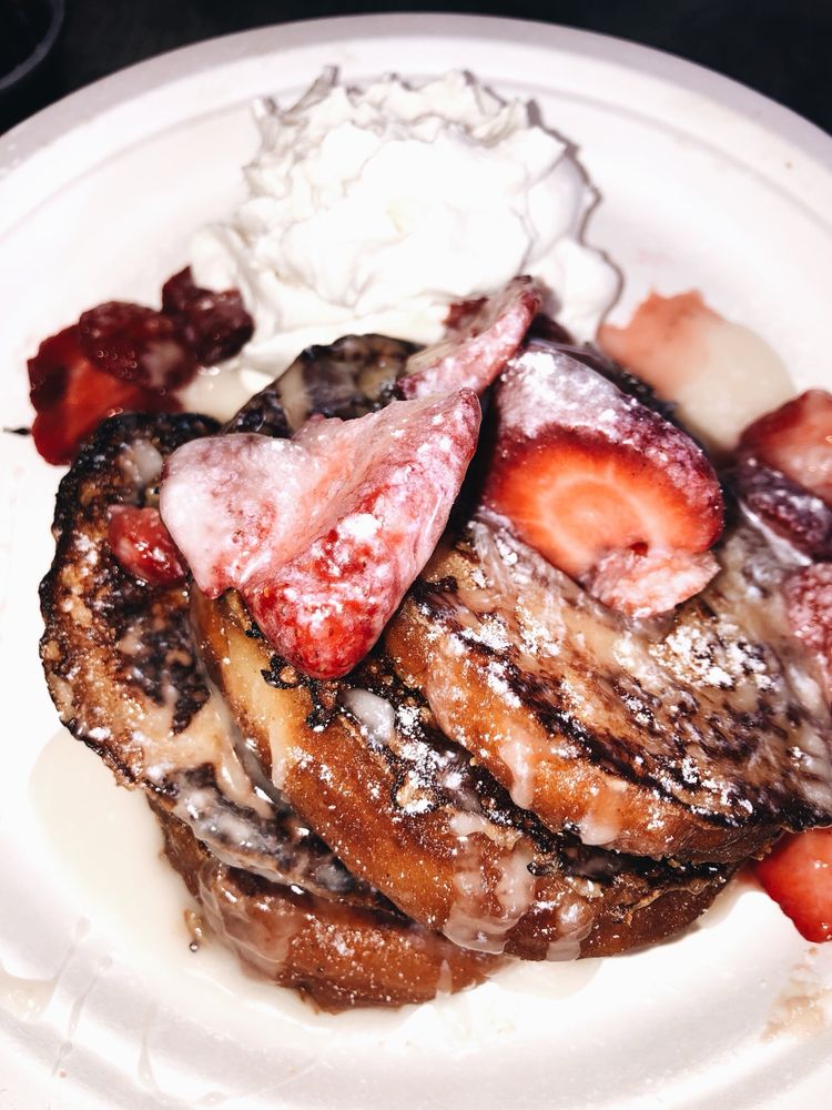 Mamie's Cafe & Bakery