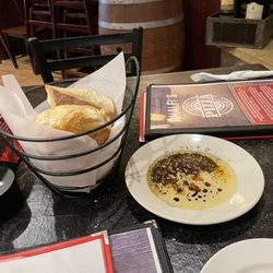 Amalfi's Pizza Italian Restaurant - Complimentary bread and dipping oil