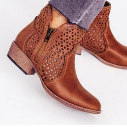 Nellie Mae - This is Tan on their website