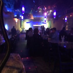 Midnight Espresso Cafe - Band singing arabic song