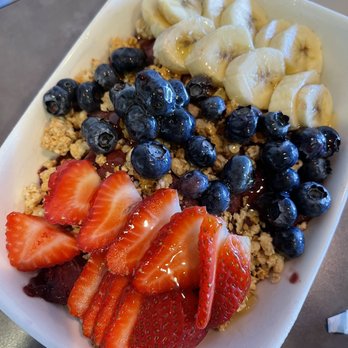 Moena Café - Açaí bowl @ Moena Cafe - Cafes Near Me - Honolulu, Hawaii