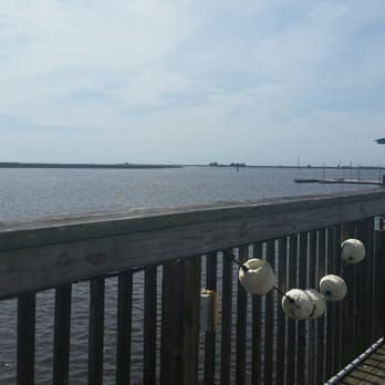 Roy's Restaurant - Small deck on the river - Seafood Near Me - Steinhatchee, Florida