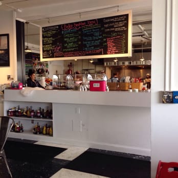 Belle's - Cafes Near Me - Newport, Rhode Island