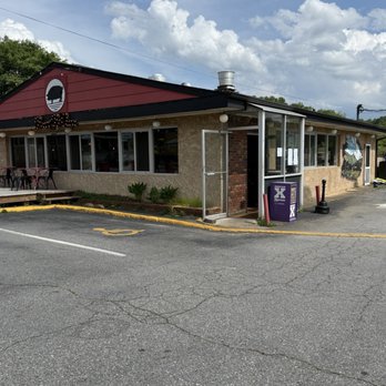 Doc Brown's BBQ - Restaurant - Southern Near Me - Candler, North Carolina