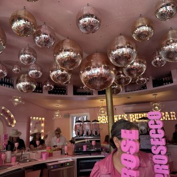 Brooke’s Bubble Bar - Champagne Bars Near Me - Fredericksburg, Texas