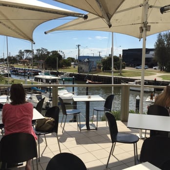 The Bridge Hotel Cafe Bar - Cafes Near Me - Mordialloc, VIC