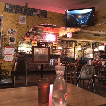 Bon's Off Broadway - Breakfast & Brunch Near Me - Vancouver, British Columbia
