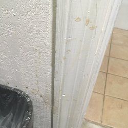 Quality Inn - Dirty wall.