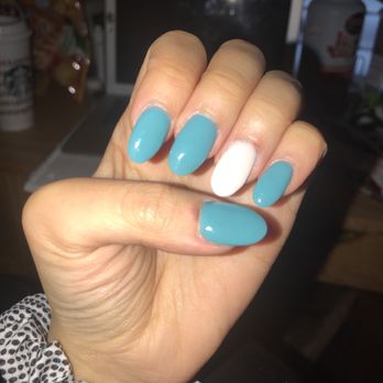 Fanny Nails - SNS dip powder (cuts on 2/5 of my fingers) - Nail Salons Near Me - Brooklyn, New York