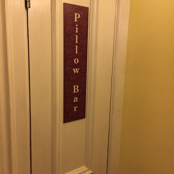 The Kalamazoo House - Pillow bar- you may pick what works for you. - Bed & Breakfast Near Me - Kalamazoo, Michigan The Kalamazoo House - Pillow bar- you may pick what works for you. - Bed & Breakfast Near Me - Kalamazoo, Michigan
