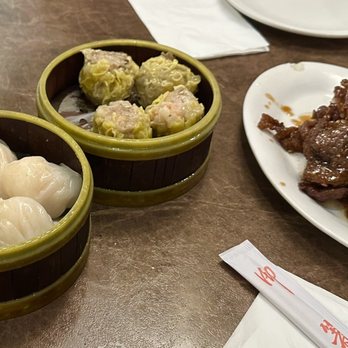 Harbor City Restaurant - Har Gow (Shrimp Dumplings), Siu Mai (Steam Pork Dumplings), and Honey Garlic Beef Short Ribs - Barbeque Near Me - Seattle, Washington Harbor City Restaurant - Har Gow (Shrimp Dumplings), Siu Mai (Steam Pork Dumplings), and Honey Garlic Beef Short Ribs - Barbeque Near Me - Seattle, Washington